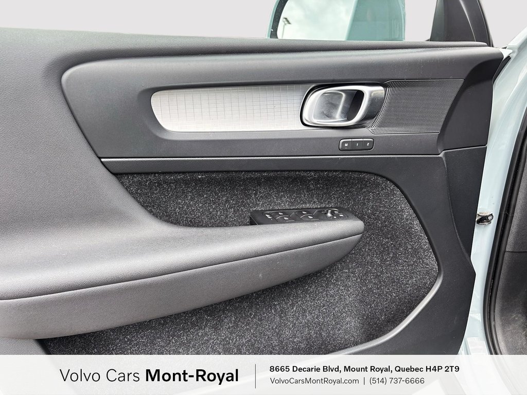 Volvo XC40 Momentum 2019 à Laval, Québec - 8 - w1024h768px