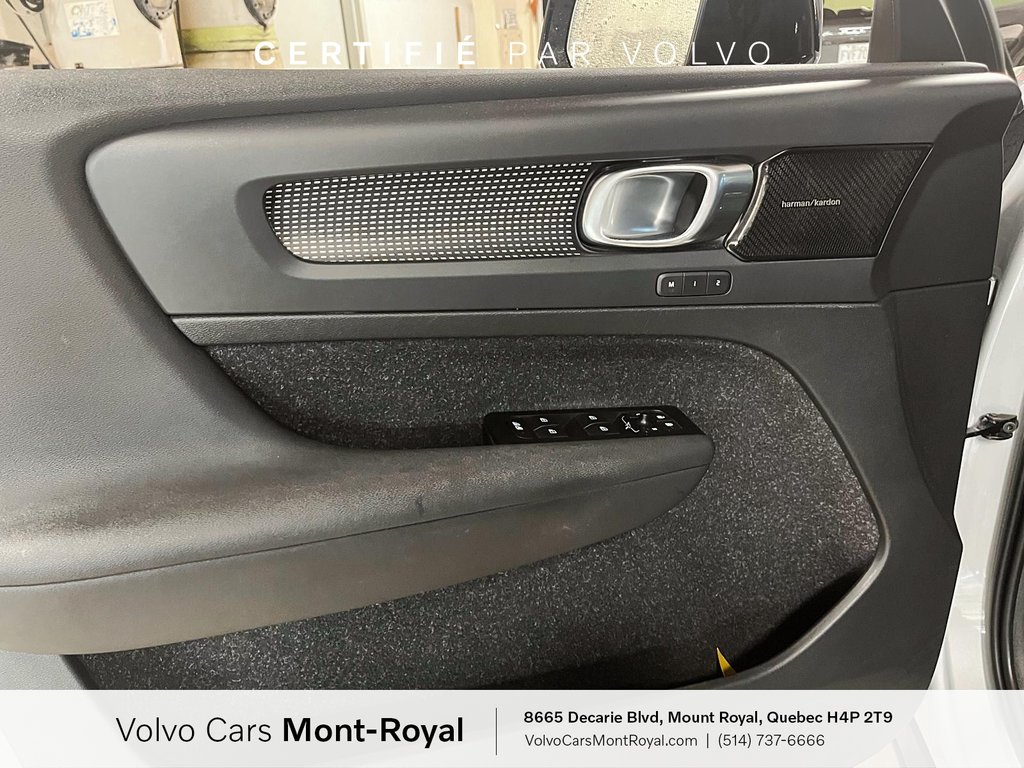 2021 Volvo XC40 R-Design T5 in Laval, Quebec - 9 - w1024h768px