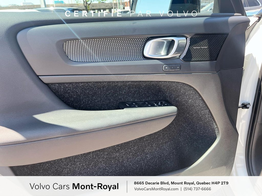 2021 Volvo XC40 R-Design T5 in Laval, Quebec - 9 - w1024h768px