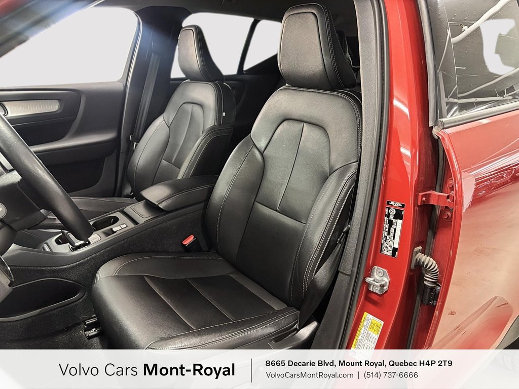 Volvo XC40 Momentum 2021 à Laval, Québec - 7 - w1024h768px