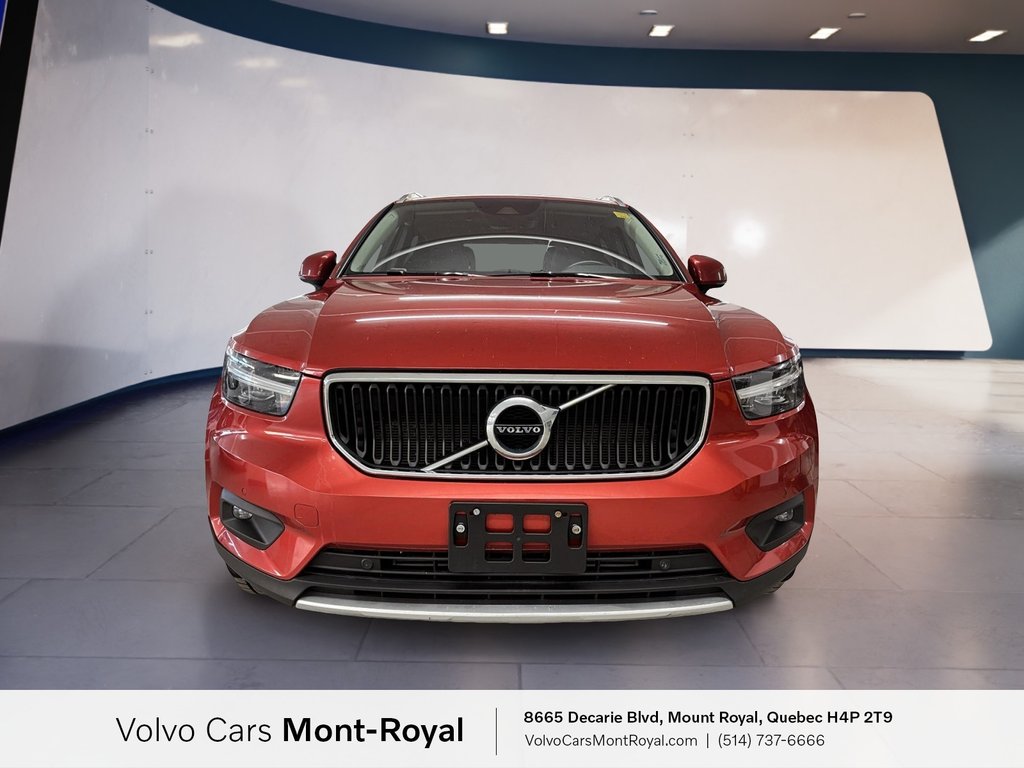 Volvo XC40 Momentum 2021 à Laval, Québec - 2 - w1024h768px