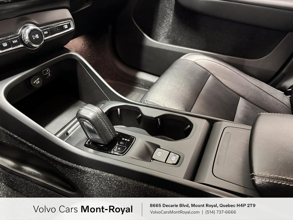 Volvo XC40 Momentum 2021 à Laval, Québec - 13 - w1024h768px