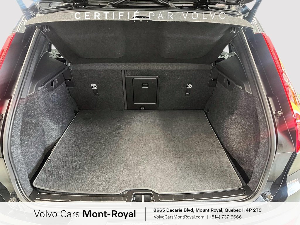 2022 Volvo XC40 R-Design T5 in Laval, Quebec - 10 - w1024h768px