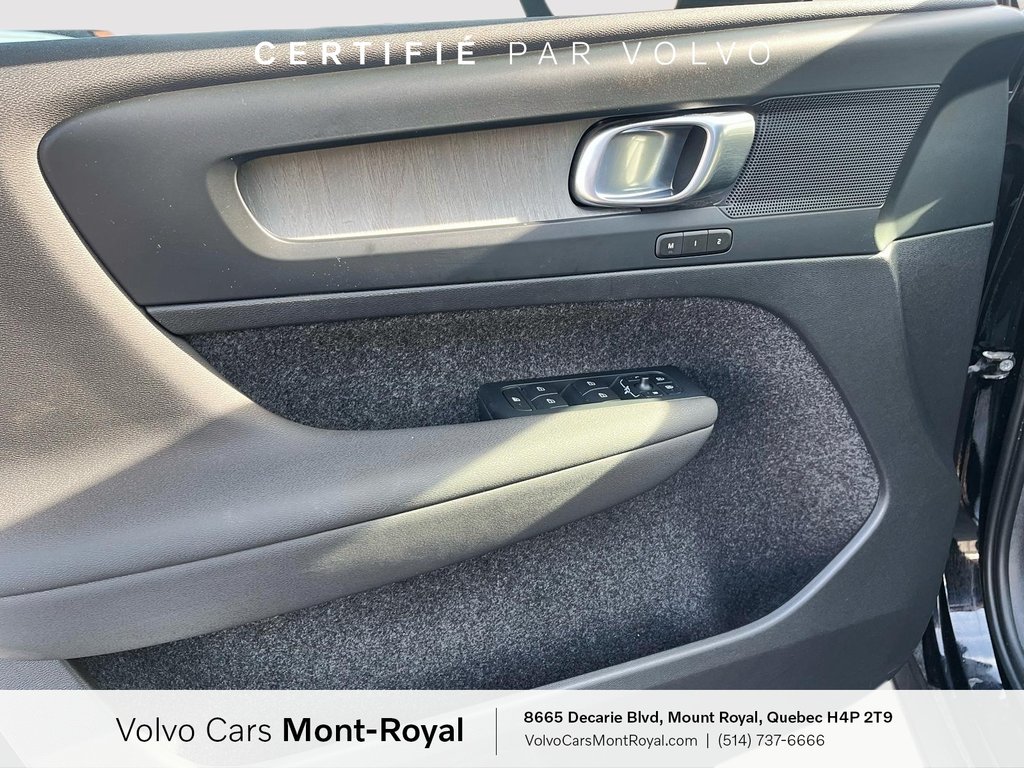 2023 Volvo XC40 Core in Laval, Quebec - 9 - w1024h768px