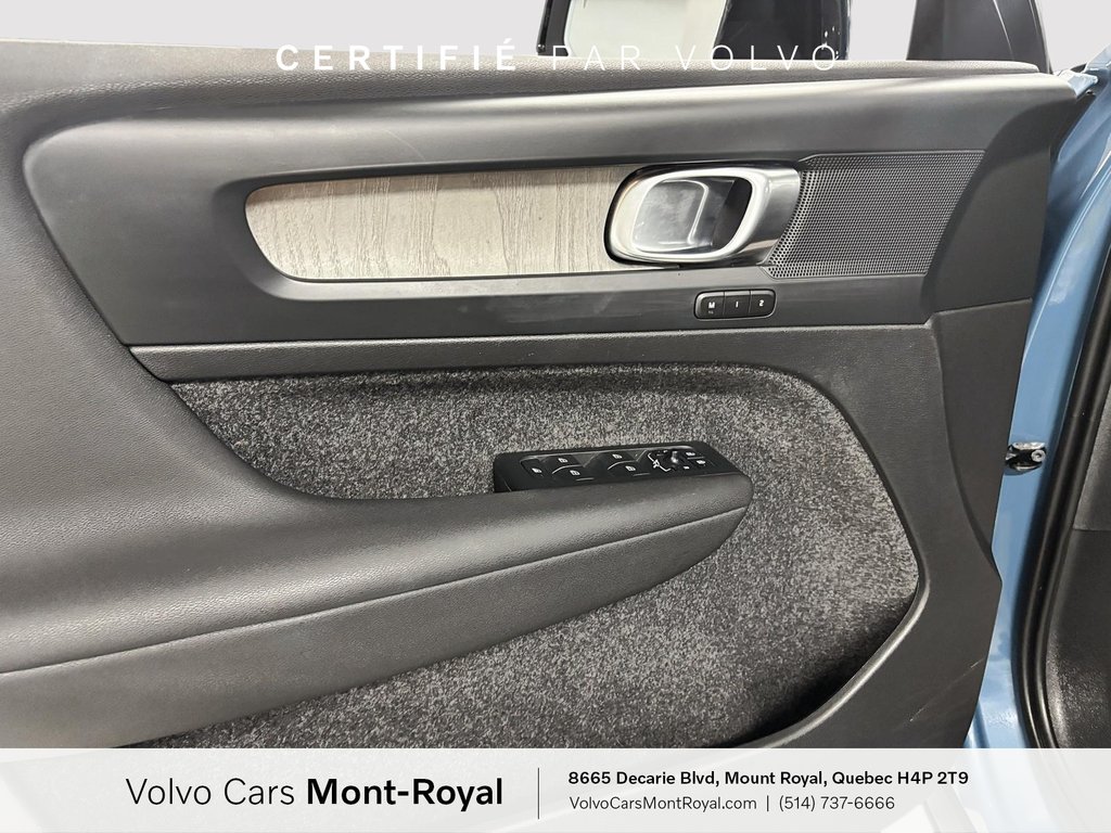Volvo XC40 Plus Dark Theme 2024 à Laval, Québec - 9 - w1024h768px