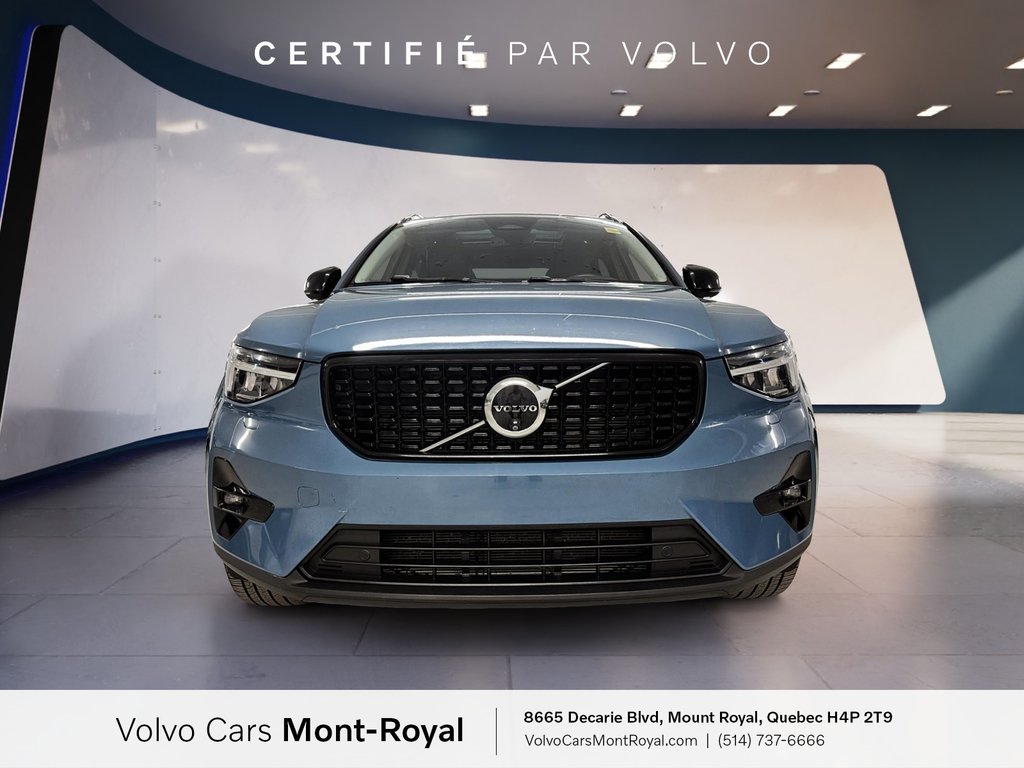 Volvo XC40 Plus Dark Theme 2024 à Laval, Québec - 2 - w1024h768px