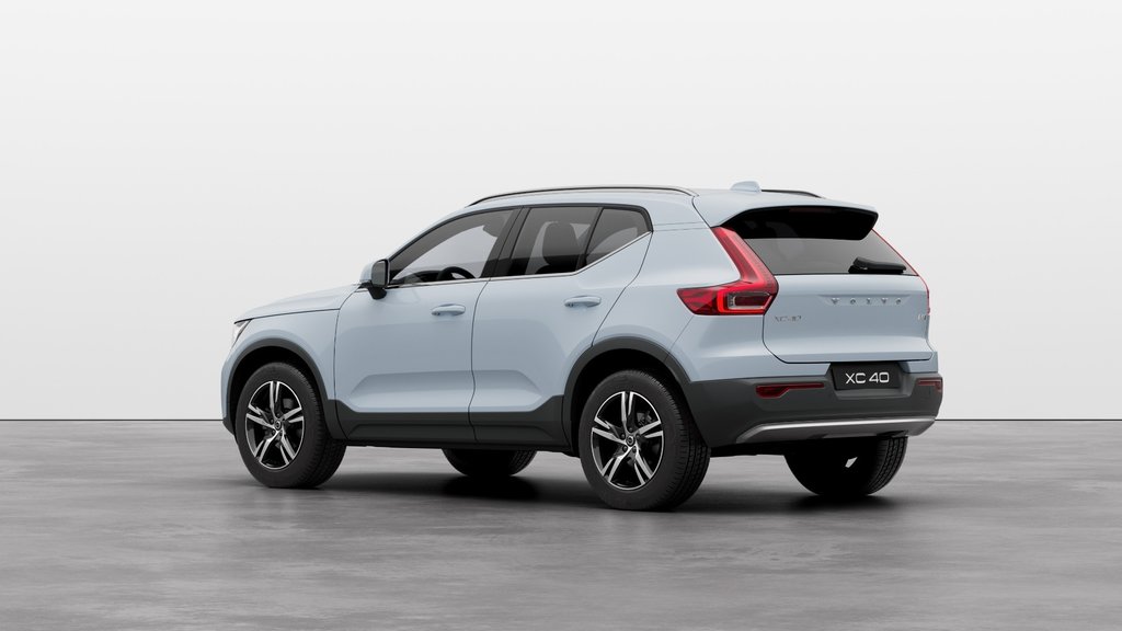 Volvo XC40 CORE VERSION LUSTRÉE 2025 à Laval, Québec - 2 - w1024h768px