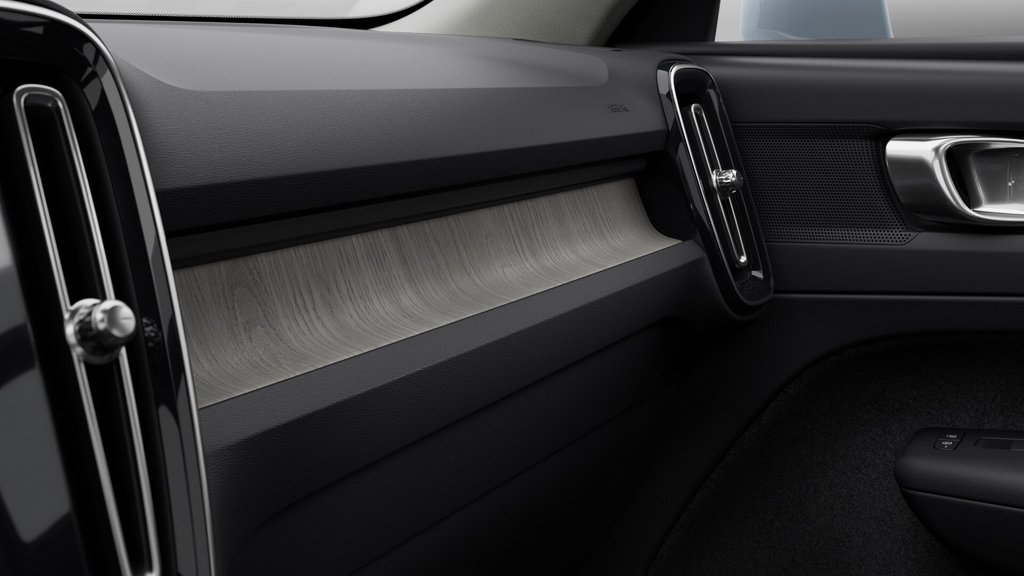 Volvo XC40 CORE VERSION LUSTRÉE 2025 à Laval, Québec - 7 - w1024h768px