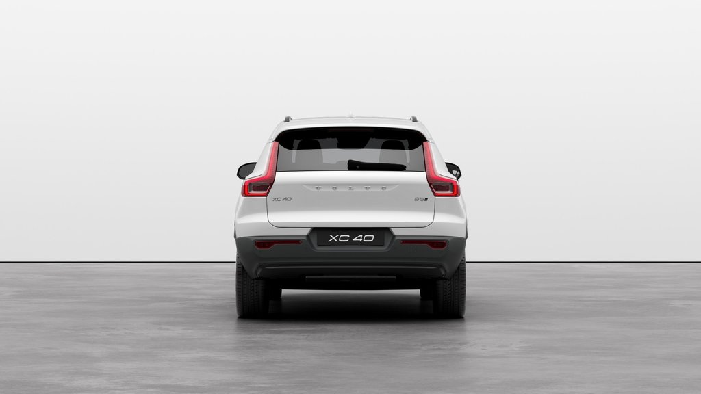 2025 Volvo XC40 PLUS VERSION FONCÉE in Laval, Quebec - 4 - w1024h768px
