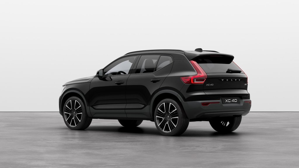 Volvo XC40 ULTRA VERSION FONCÉE 2025 à Laval, Québec - 2 - w1024h768px