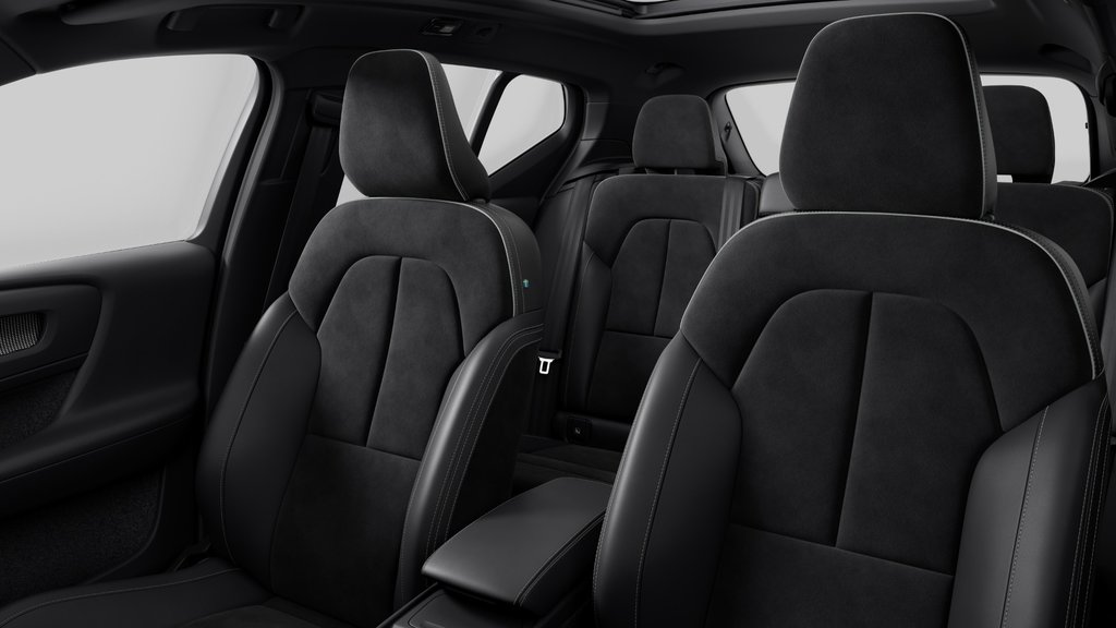 Volvo XC40 ULTRA VERSION FONCÉE 2025 à Laval, Québec - 10 - w1024h768px
