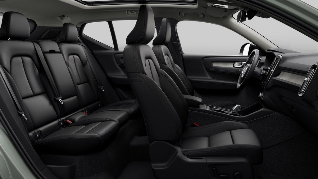 Volvo XC40 ULTRA VERSION FONCÉE 2025 à Laval, Québec - 11 - w1024h768px