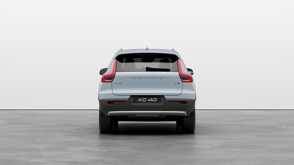 Volvo XC40 CORE VERSION LUSTRÉE 2025 à Laval, Québec - 4 - w1024h768px