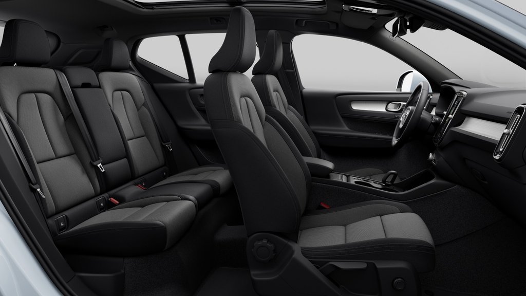 Volvo XC40 CORE VERSION LUSTRÉE 2025 à Laval, Québec - 11 - w1024h768px