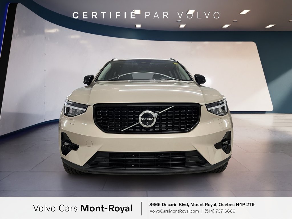 Volvo XC40 Plus Dark Theme 2025 à Brossard, Québec - 2 - w1024h768px
