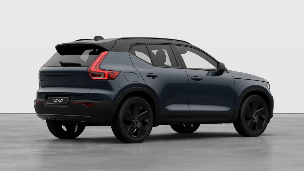 Volvo XC40 ULTRA BLACK EDITION 2026 à Laval, Québec - 4 - w1024h768px