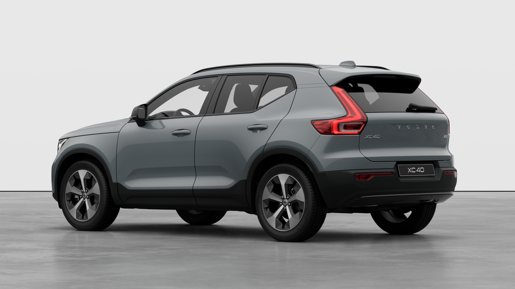 Volvo XC40 PLUS DARK THEME 2026 à Laval, Québec - 2 - w1024h768px