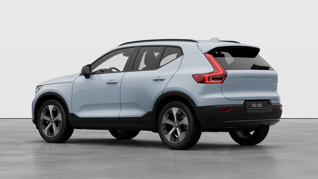 Volvo XC40 PLUS DARK THEME 2026 à Laval, Québec - 2 - w1024h768px