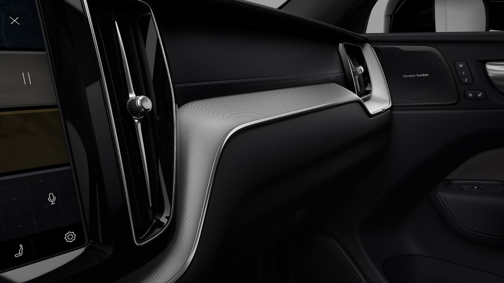 Volvo XC60 HYBRIDE RECHARGEABLE ULTRA VERSION FONCÉE 2025 à Laval, Québec - 7 - w1024h768px
