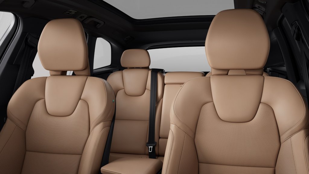 Volvo XC60 HYBRIDE RECHARGEABLE ULTRA VERSION FONCÉE 2025 à Laval, Québec - 10 - w1024h768px