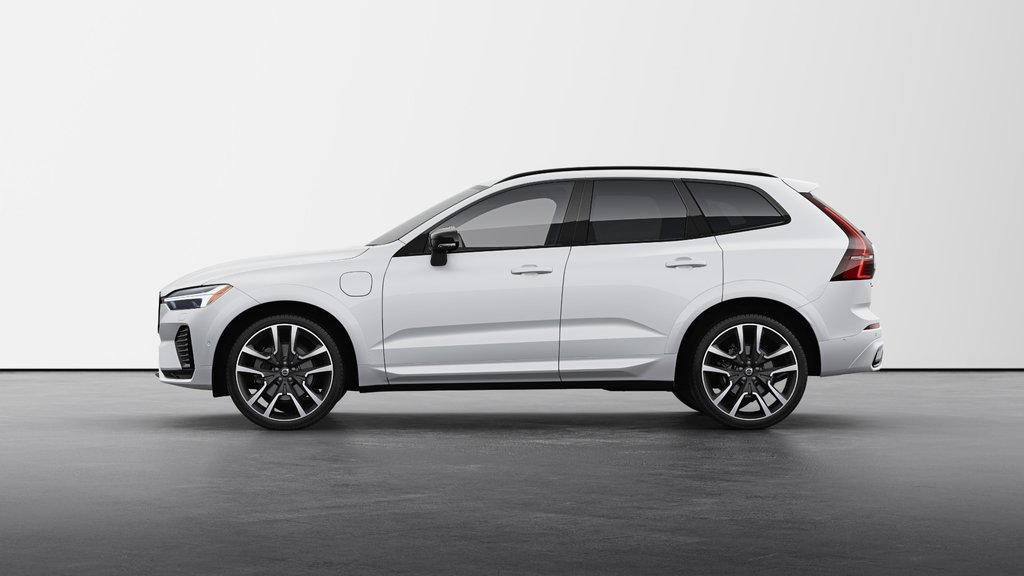 Volvo XC60 HYBRIDE RECHARGEABLE ULTRA VERSION FONCÉE 2025 à Laval, Québec - 6 - w1024h768px