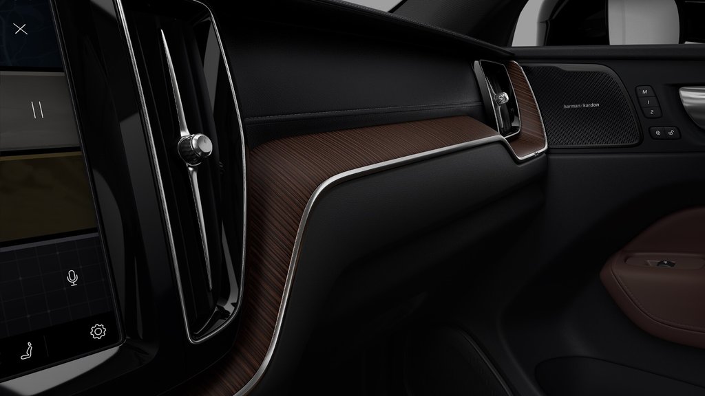 2025 Volvo XC60 HYBRIDE RECHARGEABLE ULTRA VERSION FONCÉE in Laval, Quebec - 7 - w1024h768px