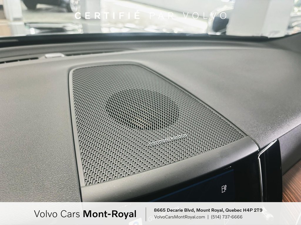 Volvo XC60 Plug-In Hybrid Plus Dark Theme T8 2025 à Brossard, Québec - 14 - w1024h768px