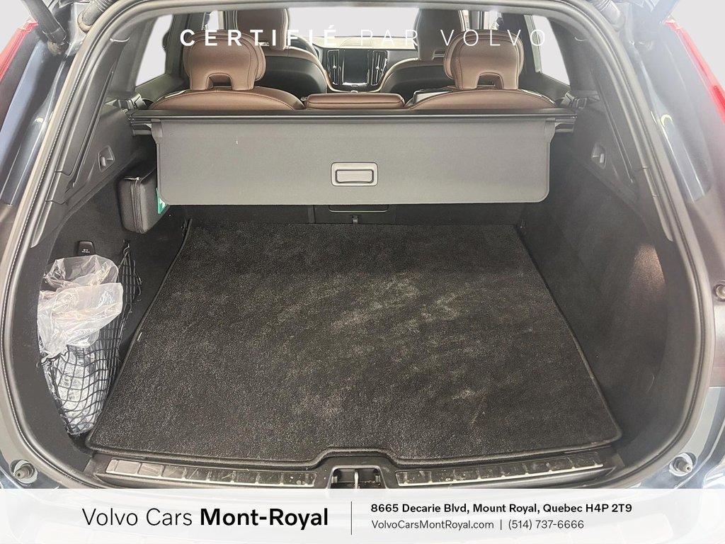Volvo XC60 Plug-In Hybrid Plus Dark Theme T8 2025 à Brossard, Québec - 5 - w1024h768px