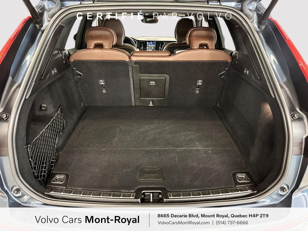 Volvo XC60 Plug-In Hybrid Ultra Dark Theme T8 2025 à Brossard, Québec - 5 - w1024h768px