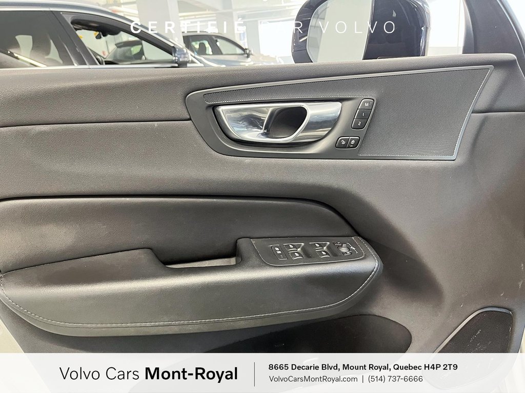 Volvo XC60 Plus Dark Theme 2023 à Laval, Québec - 9 - w1024h768px