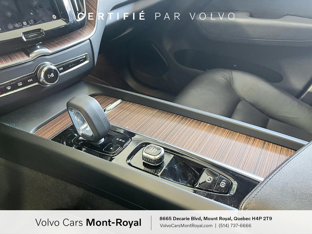 Volvo XC60 Plus Dark Theme 2023 à Laval, Québec - 13 - w1024h768px