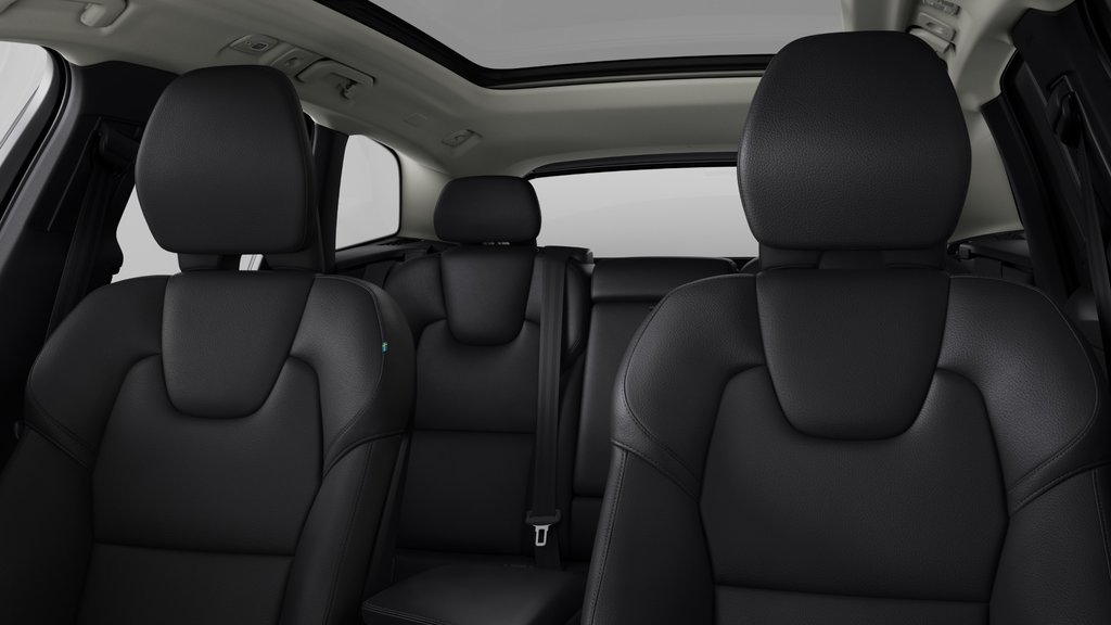 2025 Volvo XC60 PLUS VERSION FONCÉE in Laval, Quebec - 10 - w1024h768px
