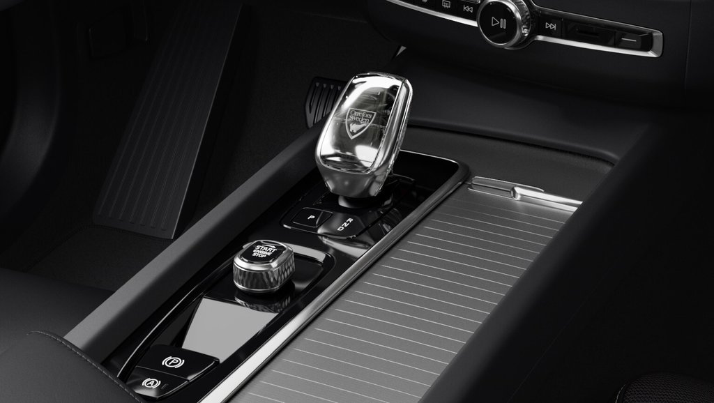 2025 Volvo XC60 ULTRA BLACK EDITION in Laval, Quebec - 9 - w1024h768px
