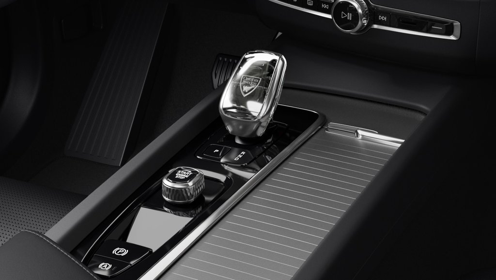 2025 Volvo XC60 ULTRA BLACK EDITION in Laval, Quebec - 9 - w1024h768px