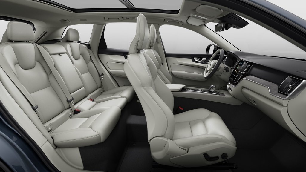 2025 Volvo XC60 PLUS VERSION FONCÉE in Laval, Quebec - 11 - w1024h768px