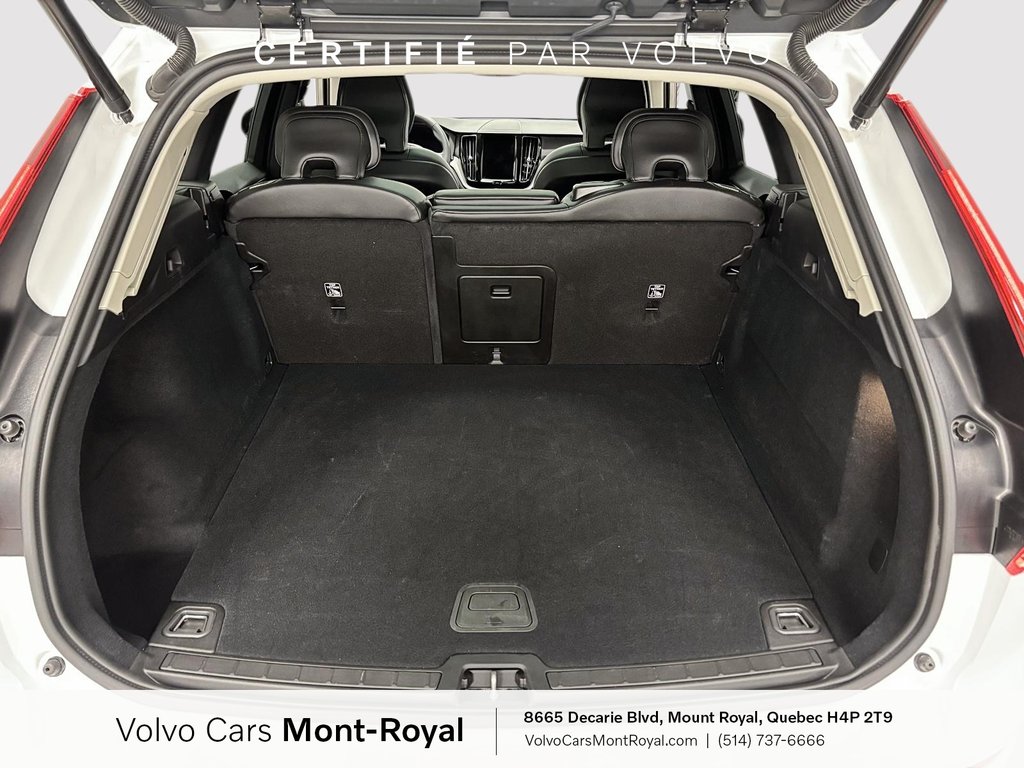 Volvo XC60 Core Dark Theme 2025 à Brossard, Québec - 5 - w1024h768px