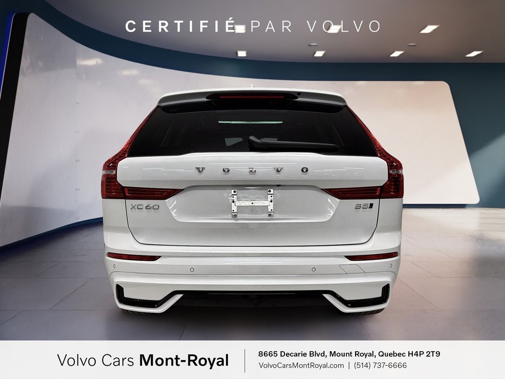 Volvo XC60 Core Dark Theme 2025 à Brossard, Québec - 3 - w1024h768px