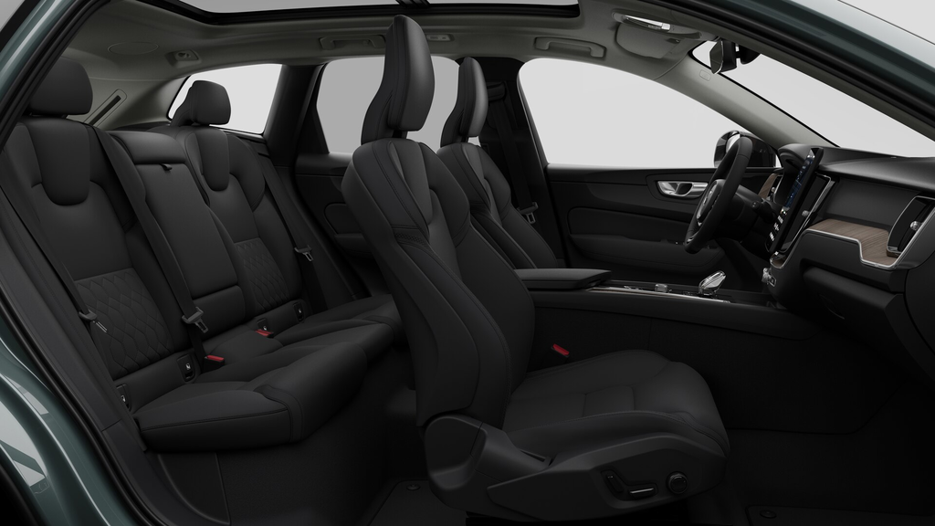 Volvo XC60 PLUS DARK THEME 2027 à Laval, Québec - 13 - w1024h768px