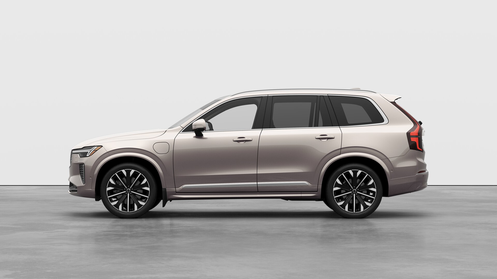 2025 Volvo XC90 HYBRIDE RECHARGEABLE PLUS VERSION LUSTRÉE in Laval, Quebec - 8 - w1024h768px