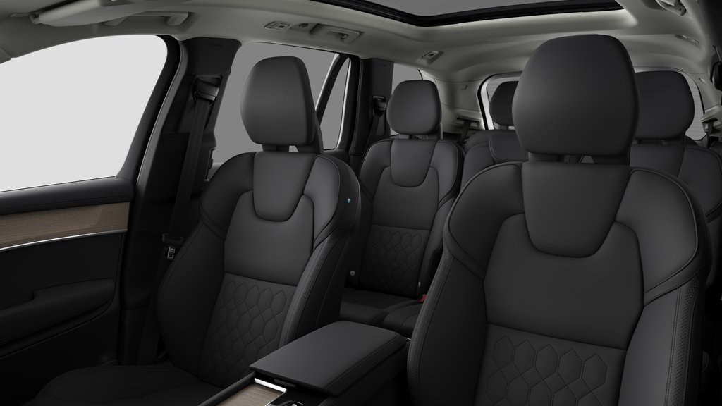 Volvo XC90 HYBRIDE RECHARGEABLE PLUS VERSION FONCÉE 2026 à Laval, Québec - 12 - w1024h768px