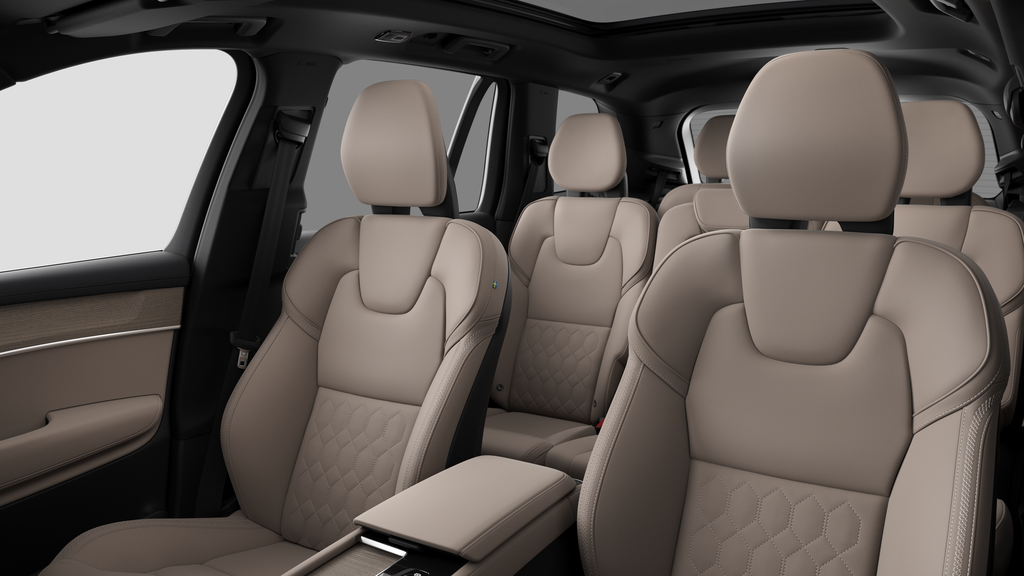 2025 Volvo XC90 CORE VERSION LUSTRÉE in Laval, Quebec - 12 - w1024h768px