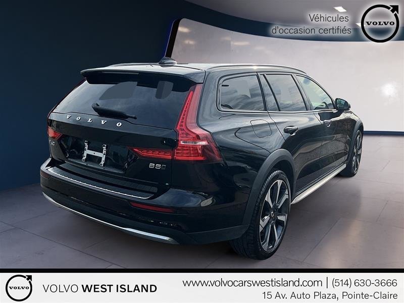 2023  V60 Cross Country B5 AWD Ultimate in Laval, Quebec - 8 - w1024h768px