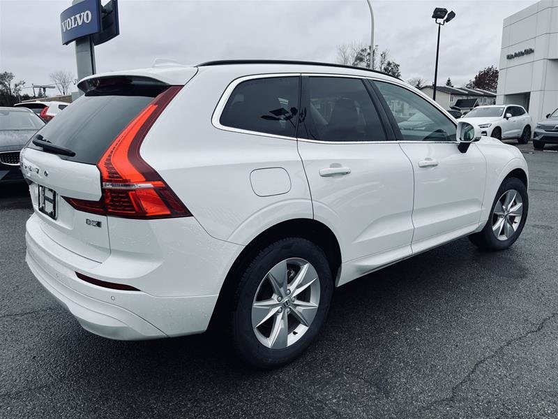 2022  XC60 B5 AWD Momentum in Laval, Quebec - 6 - w1024h768px
