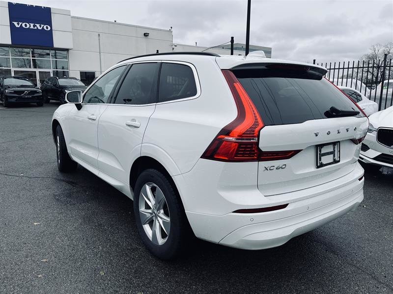 2022  XC60 B5 AWD Momentum in Laval, Quebec - 7 - w1024h768px