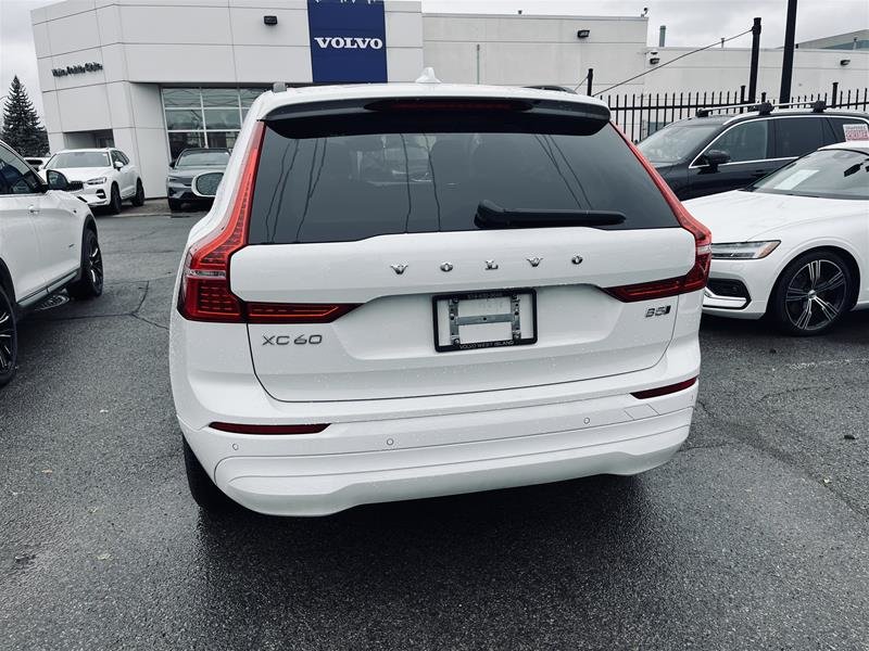 2022  XC60 B5 AWD Momentum in Laval, Quebec - 5 - w1024h768px