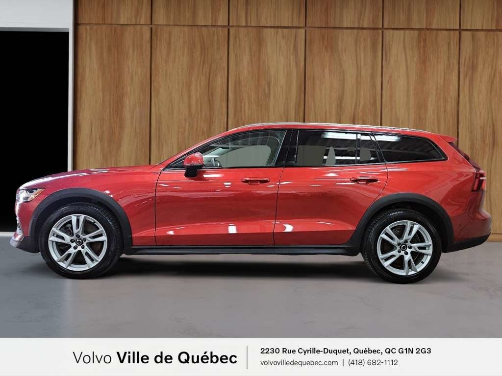 2023 Volvo V60 CC Plus-6