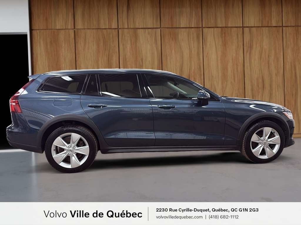 2023 Volvo V60 CC Core-4