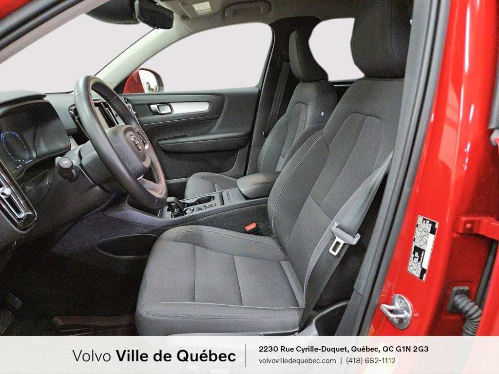 Volvo XC40 Momentum 2022-1