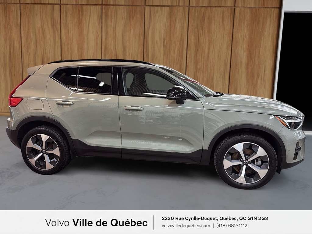 Volvo XC40 Plus Dark B5 2023-4