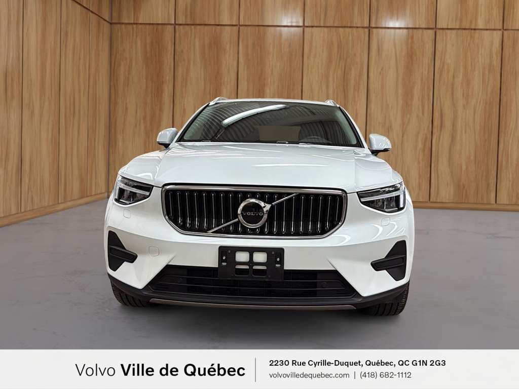 2025 Volvo XC40 B5 - Core-2